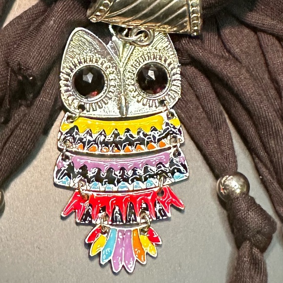 ❌SOLD ❌Owl Charm on Scarf 🦉 - Picture 3 of 3